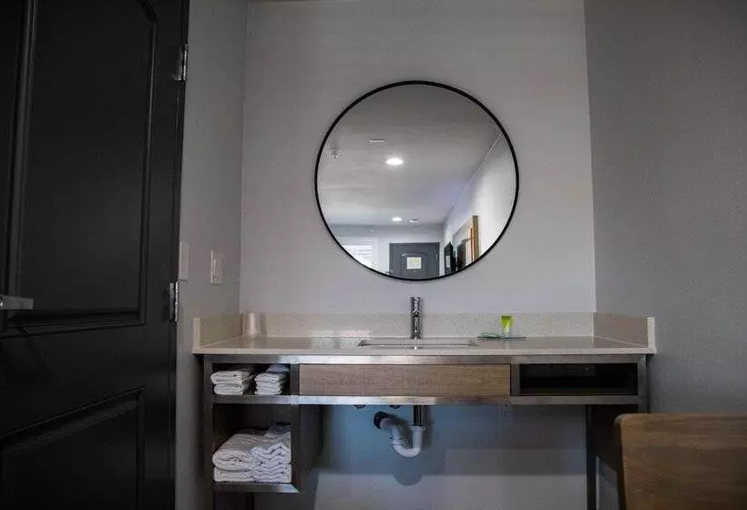 فندق Pico Rivera Inn And Suites