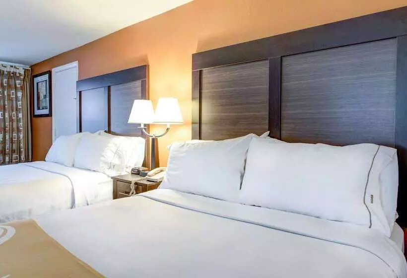 ホテル Quality Inn Creekside   Downtown Gatlinburg