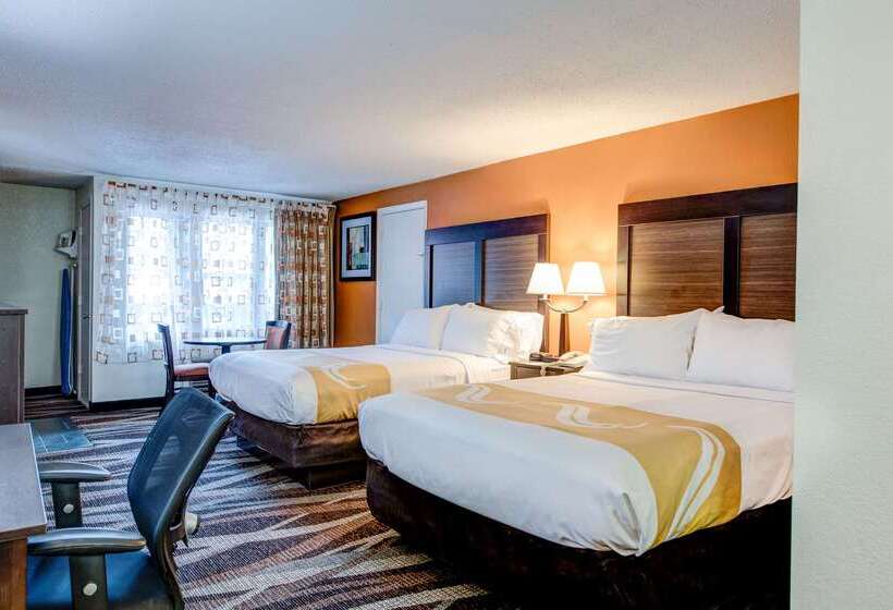 בית מלון כפרי Quality Inn Creekside Downtown Gatlinburg
