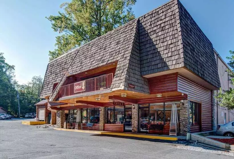 ホテル Quality Inn Creekside   Downtown Gatlinburg