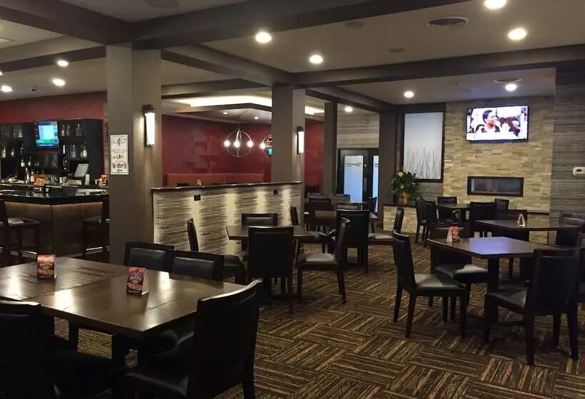 בית מלון כפרי Ramada By Wyndham Grand Forks