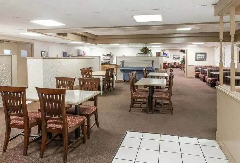 호텔 Ramada Clinton