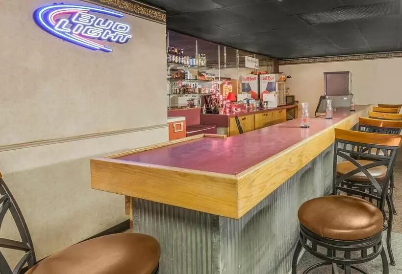 호텔 Ramada Clinton