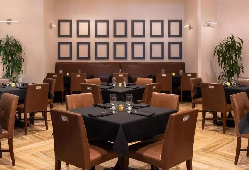 فندق Sheraton Detroit Novi