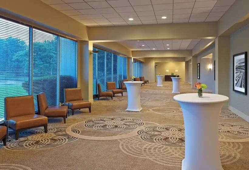 ホテル Sheraton Detroit Novi