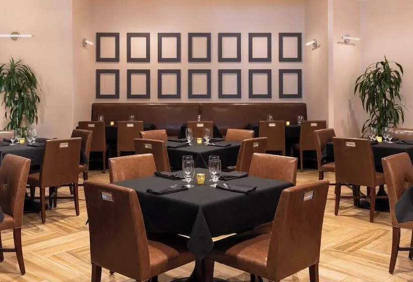 ホテル Sheraton Detroit Novi