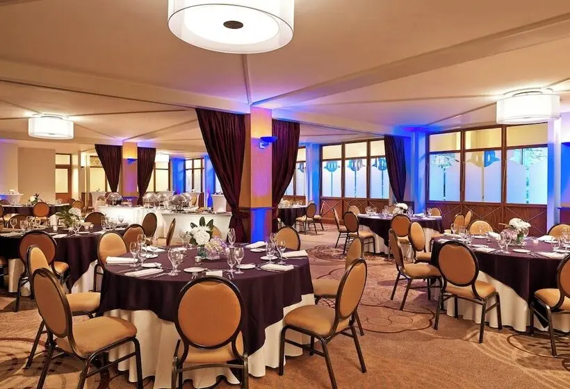 ホテル Sheraton Detroit Novi
