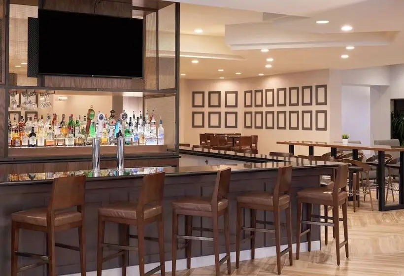 ホテル Sheraton Detroit Novi