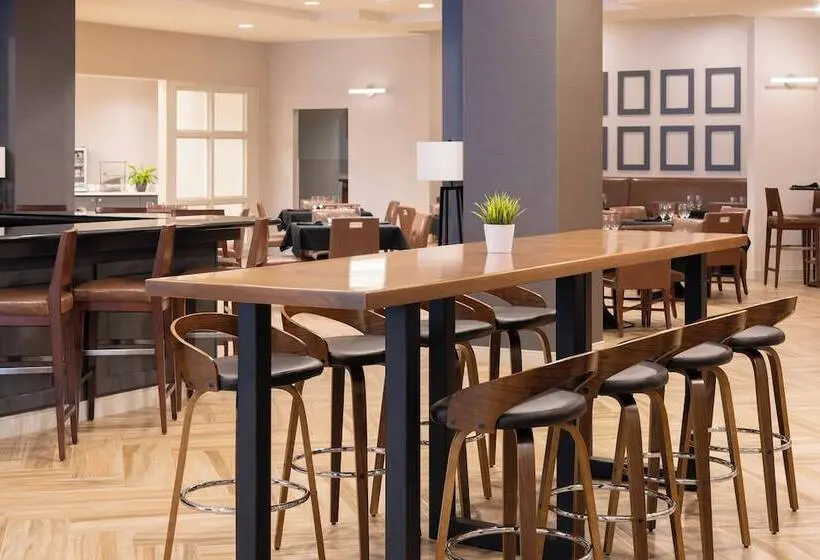 ホテル Sheraton Detroit Novi
