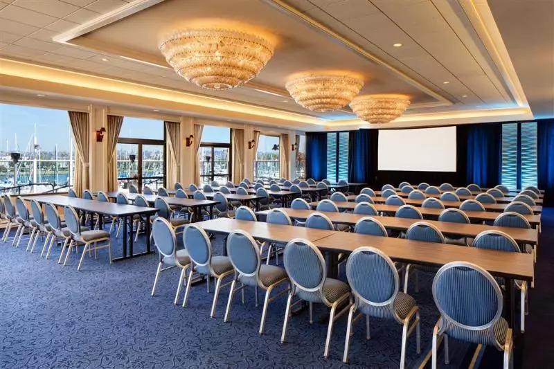 Отель Sheraton San Diego Resort