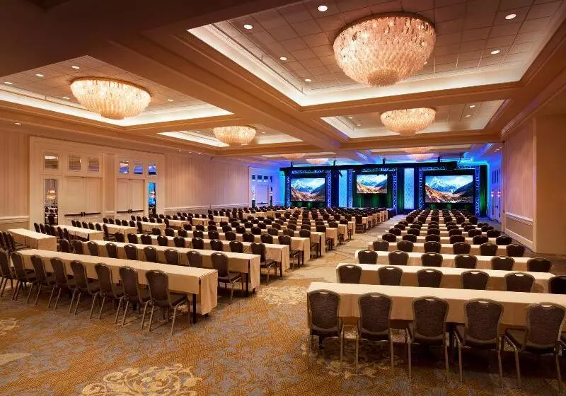 Отель Sheraton San Diego Resort