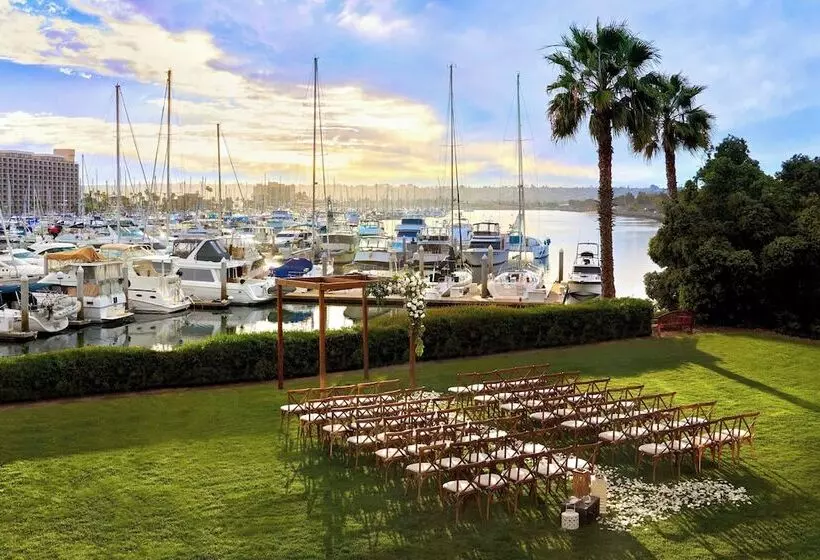 Отель Sheraton San Diego Resort