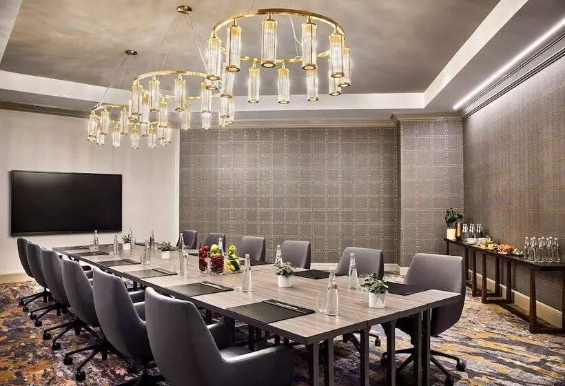 Отель Sheraton San Diego Resort