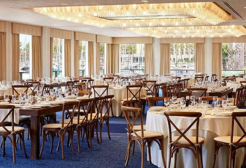 Отель Sheraton San Diego Resort