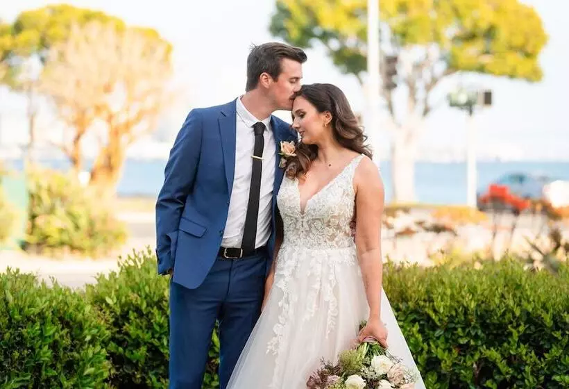 Отель Sheraton San Diego Resort