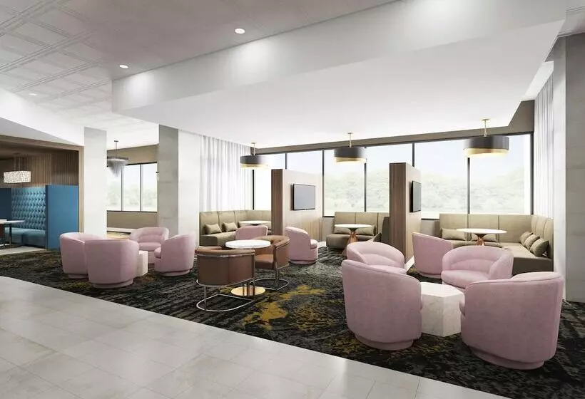 هتل Doubletree By Hilton Poughkeepsie