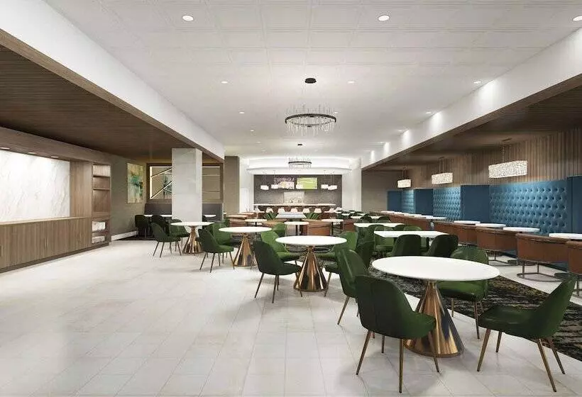 هتل Doubletree By Hilton Poughkeepsie