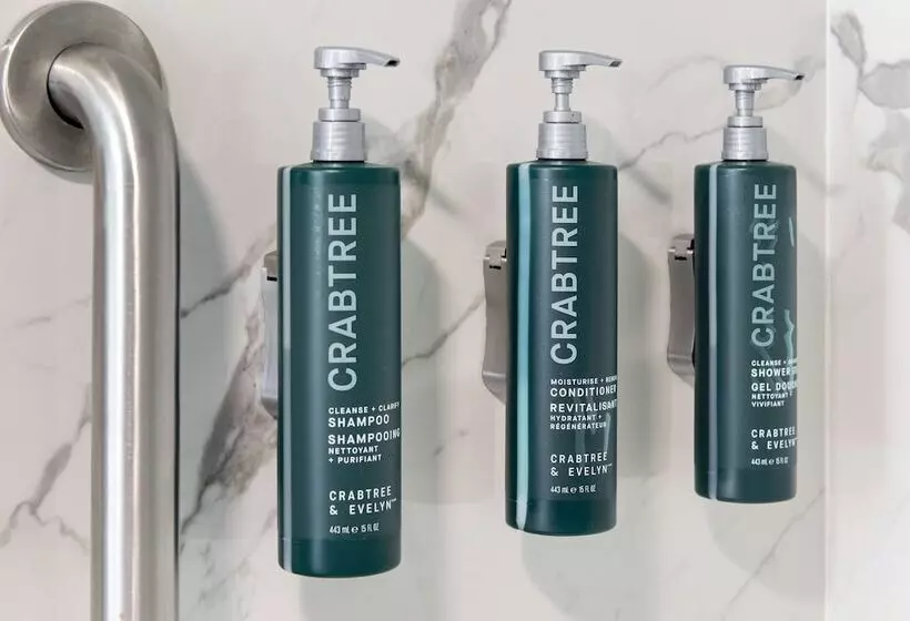 هتل Doubletree By Hilton Poughkeepsie