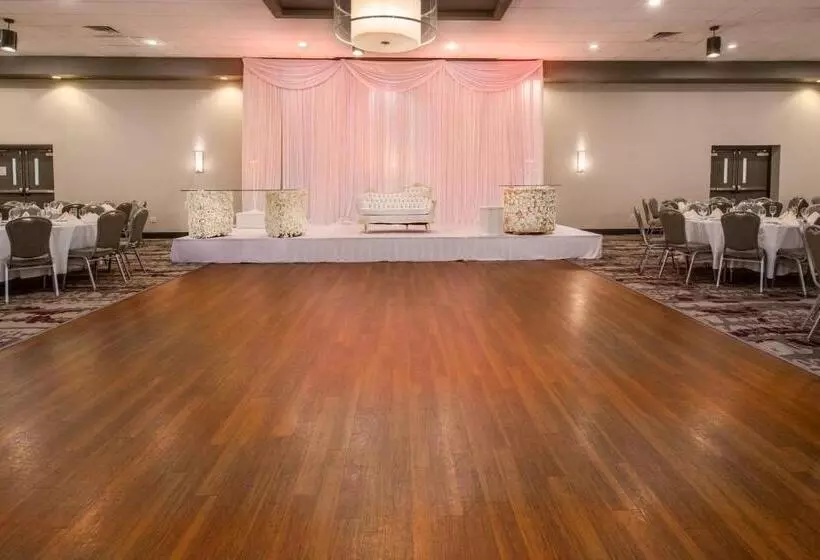 ホテル Crowne Plaza Milwaukee South, An Ihg