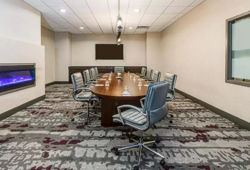 ホテル Crowne Plaza Milwaukee South, An Ihg