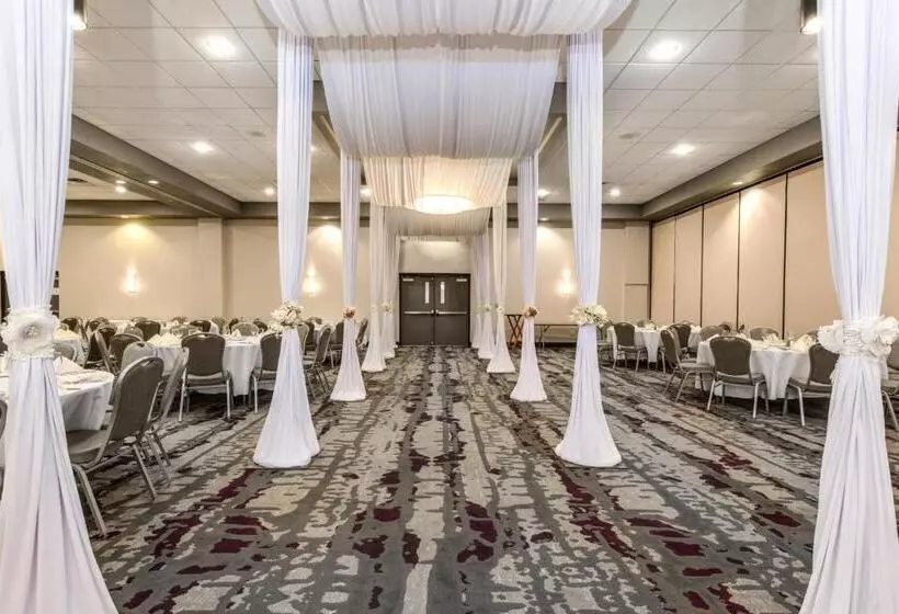 ホテル Crowne Plaza Milwaukee South, An Ihg