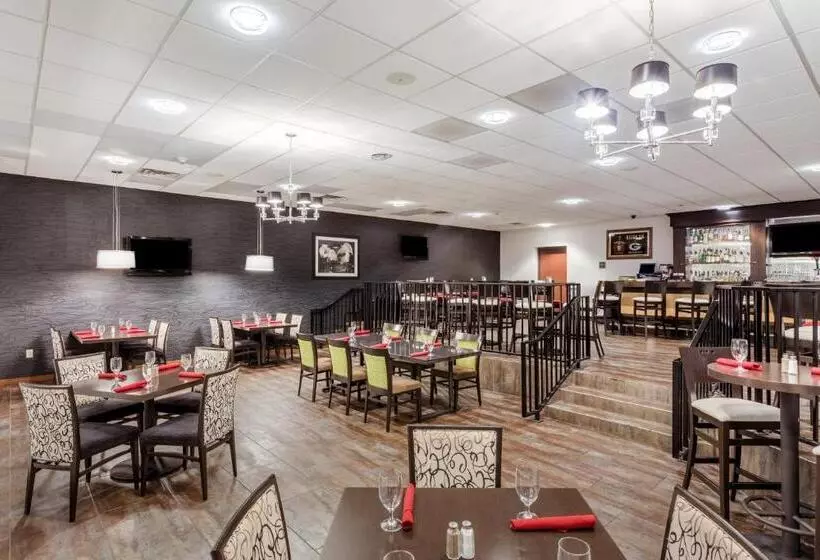 ホテル Crowne Plaza Milwaukee South, An Ihg