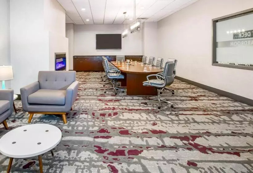 ホテル Crowne Plaza Milwaukee South, An Ihg