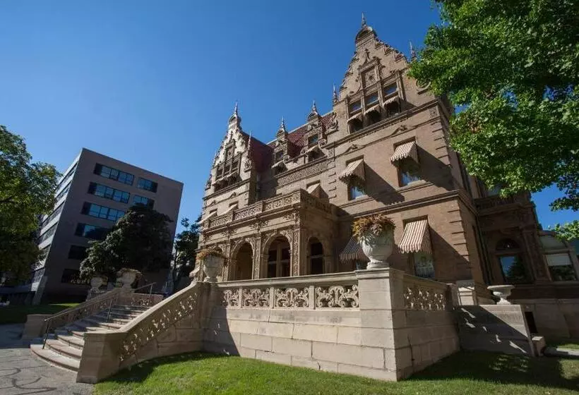 ホテル Crowne Plaza Milwaukee South, An Ihg