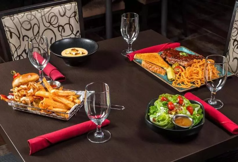 ホテル Crowne Plaza Milwaukee South, An Ihg