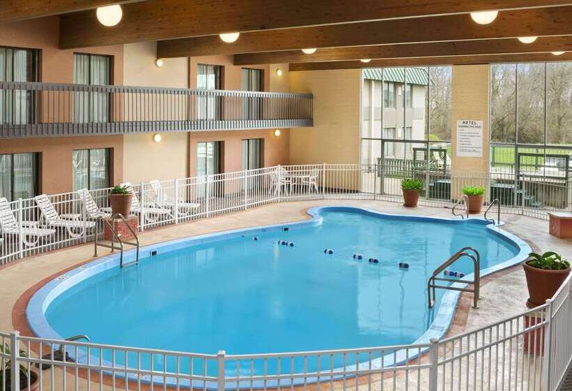 호텔 Days Inn By Wyndham Rock Falls