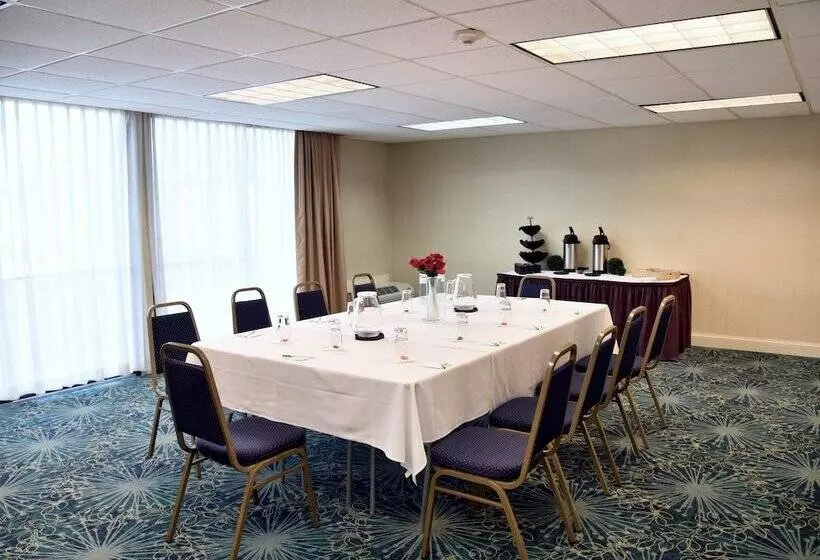 فندق Holiday Inn Akron West, An Ihg
