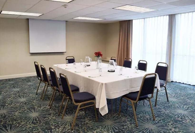 Otel Holiday Inn Akron West, An Ihg