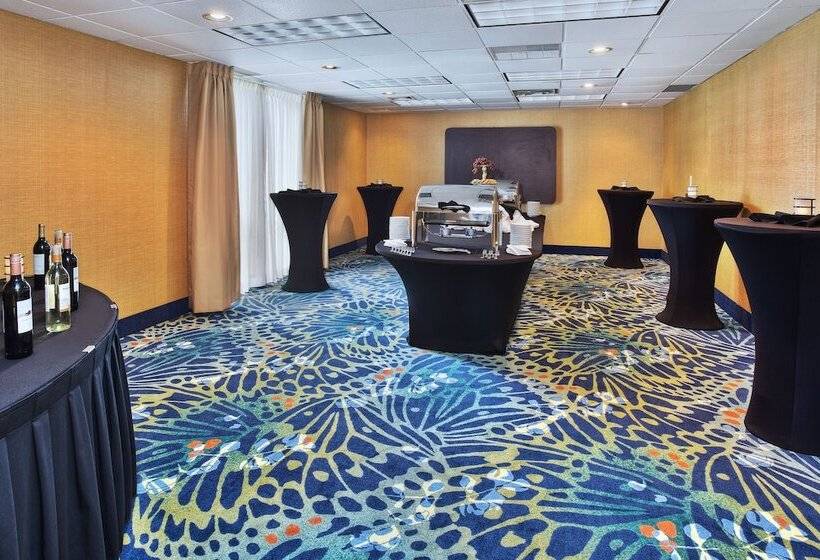 هتل Holiday Inn Akron West, An Ihg