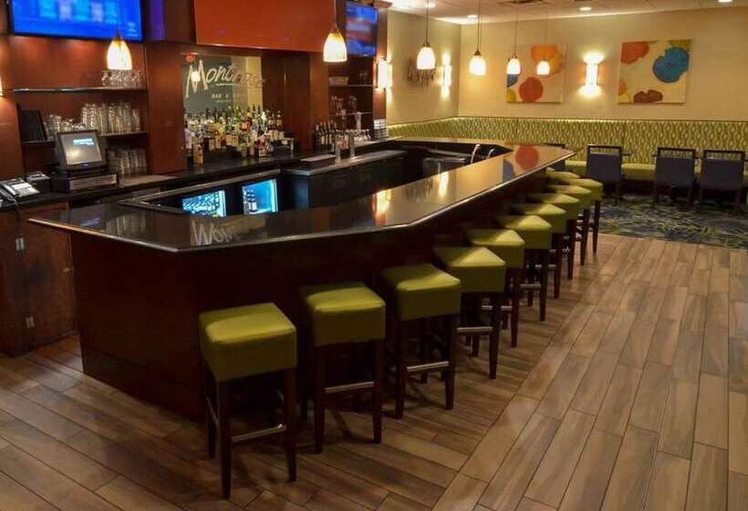 هتل Holiday Inn Akron West, An Ihg