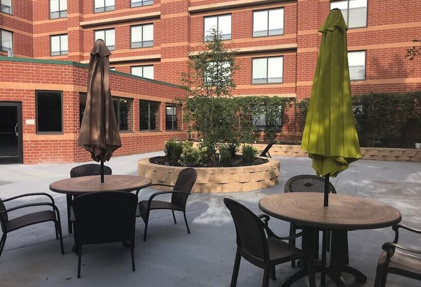 فندق Holiday Inn Express Naperville, An Ihg