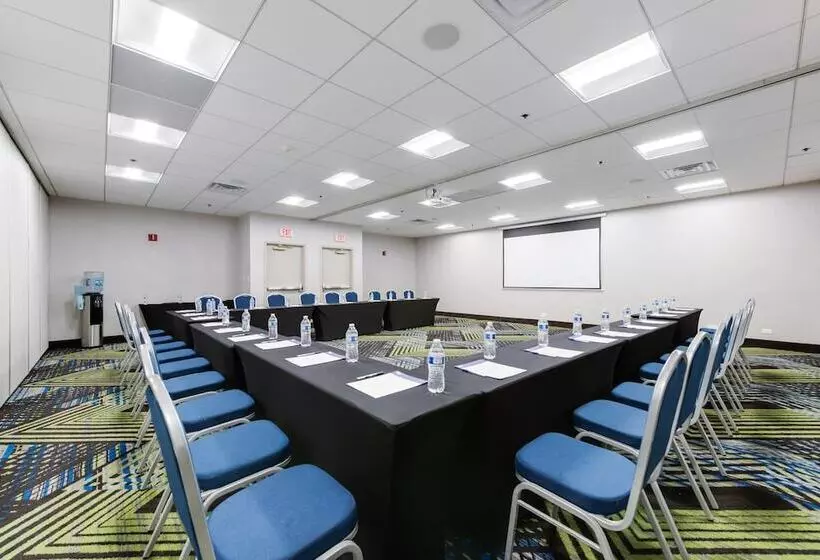 Hotelli Holiday Inn Express Naperville, An Ihg