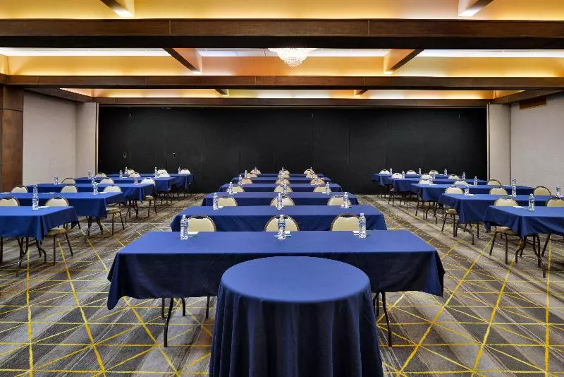 هتل Holiday Inn Great Falls Convention Center, An Ihg