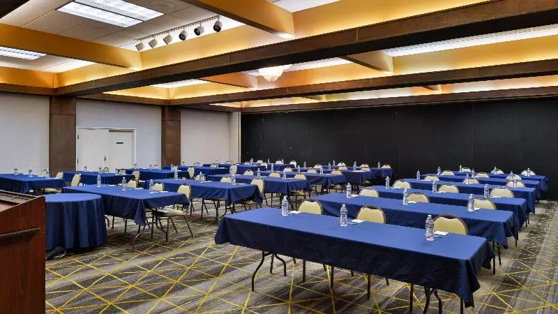 هتل Holiday Inn Great Falls Convention Center, An Ihg