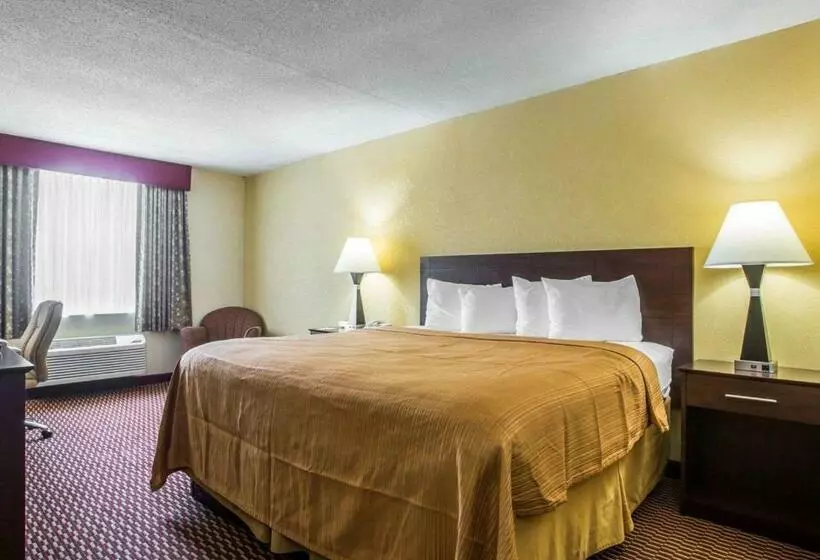 בית מלון כפרי Quality Inn & Suites