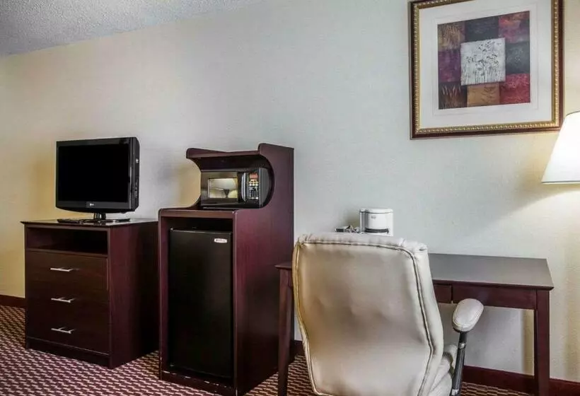 בית מלון כפרי Quality Inn & Suites