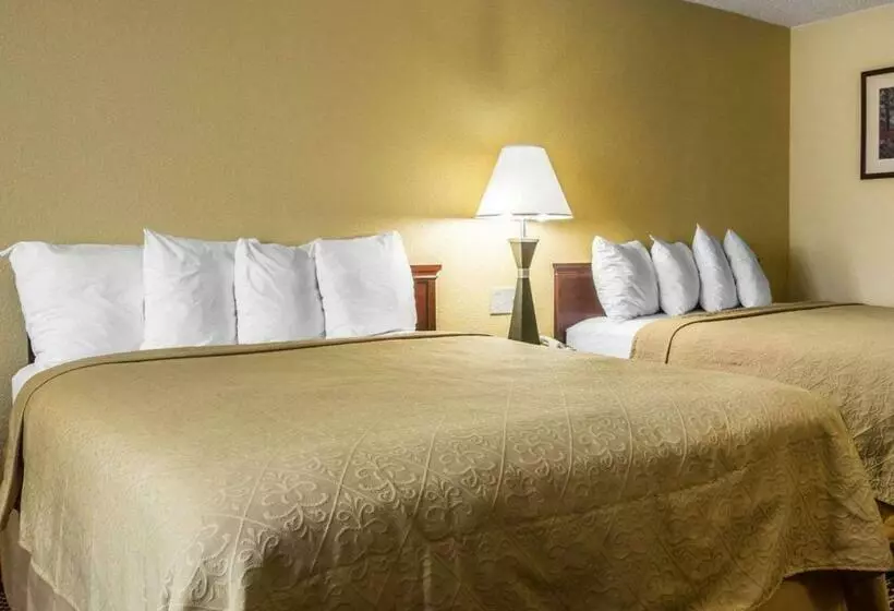 בית מלון כפרי Quality Inn & Suites