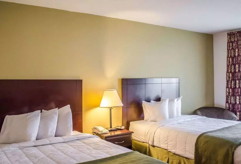 בית מלון כפרי Quality Inn & Suites Pensacola Bayview