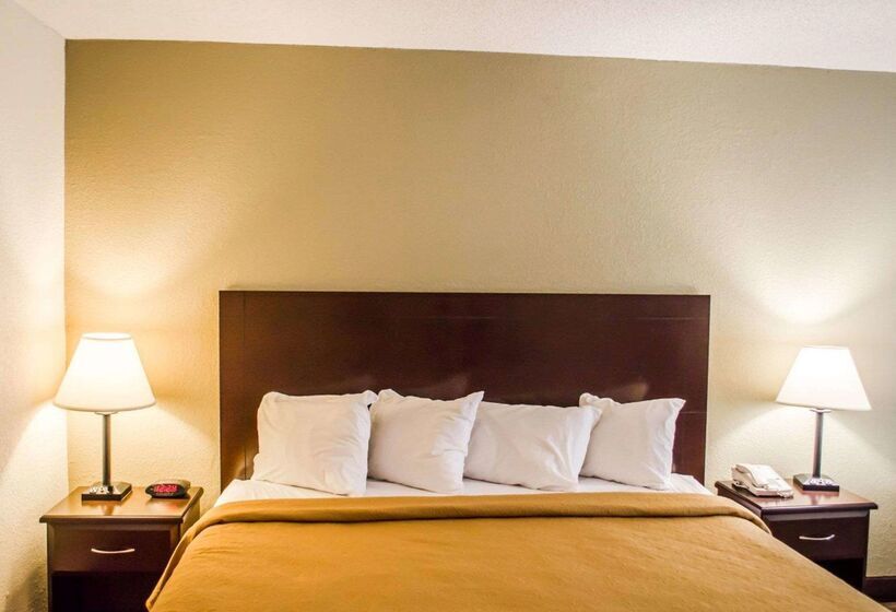 בית מלון כפרי Quality Inn & Suites Pensacola Bayview