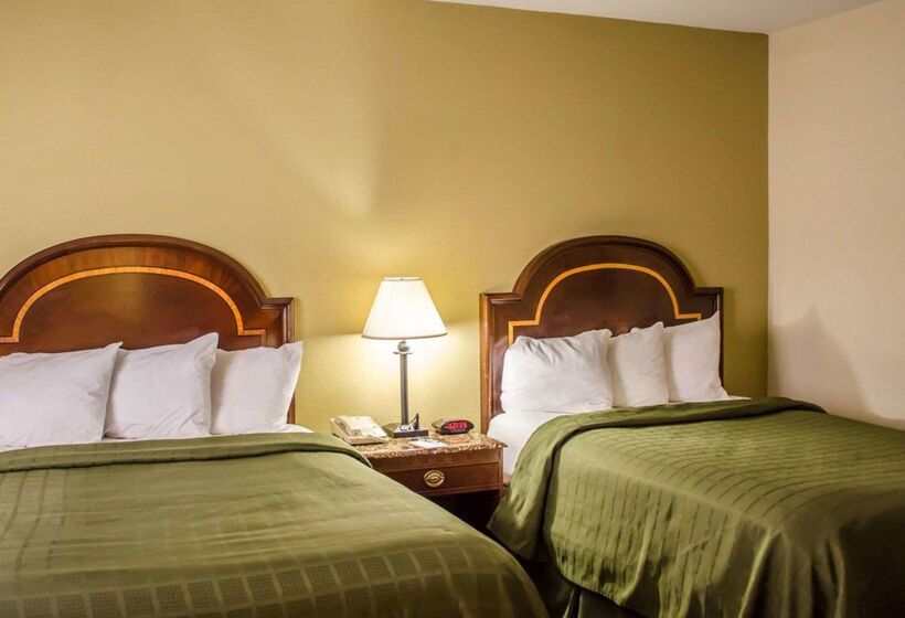 בית מלון כפרי Quality Inn & Suites Pensacola Bayview