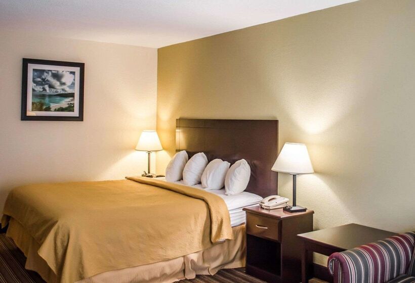 בית מלון כפרי Quality Inn & Suites Pensacola Bayview