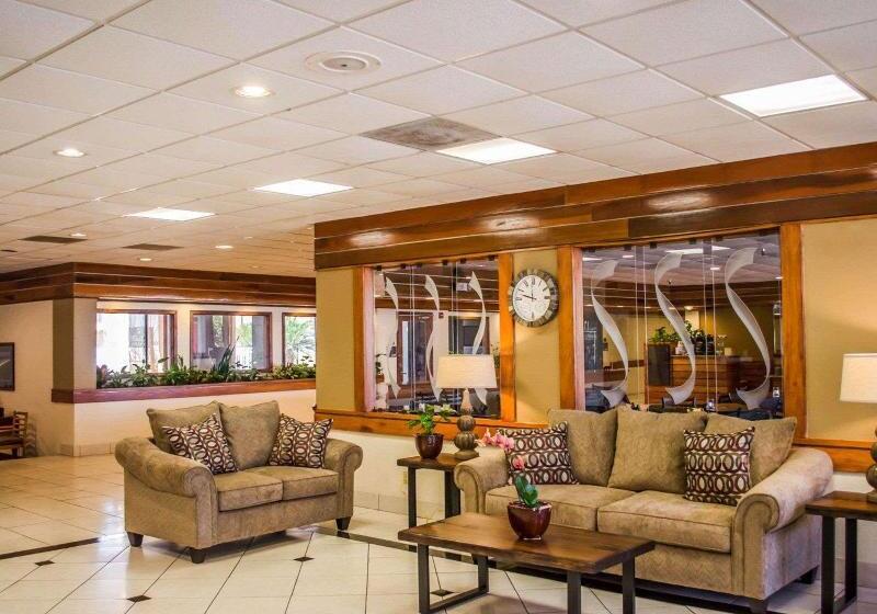 בית מלון כפרי Quality Inn & Suites Pensacola Bayview