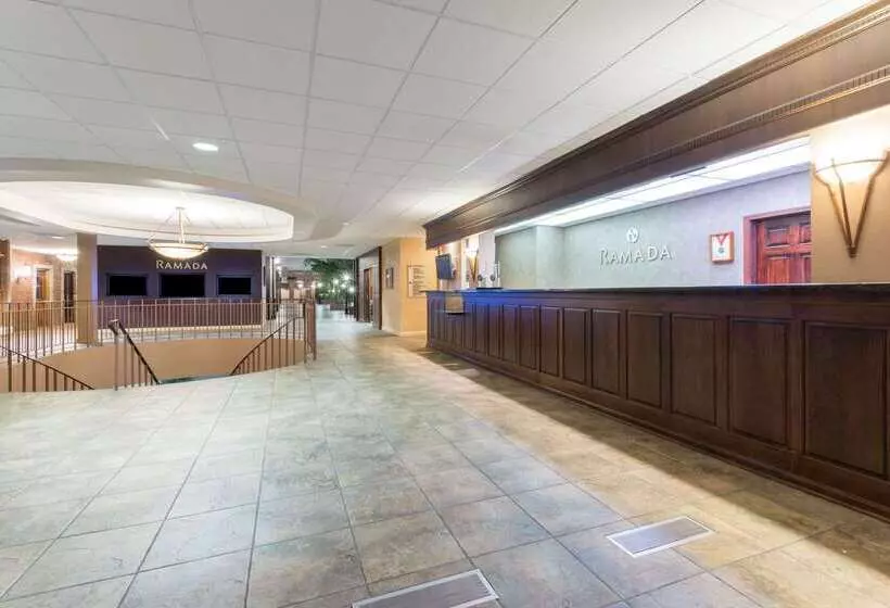 Ramada By Wyndham Topeka Downtown Hotel & Convention Center