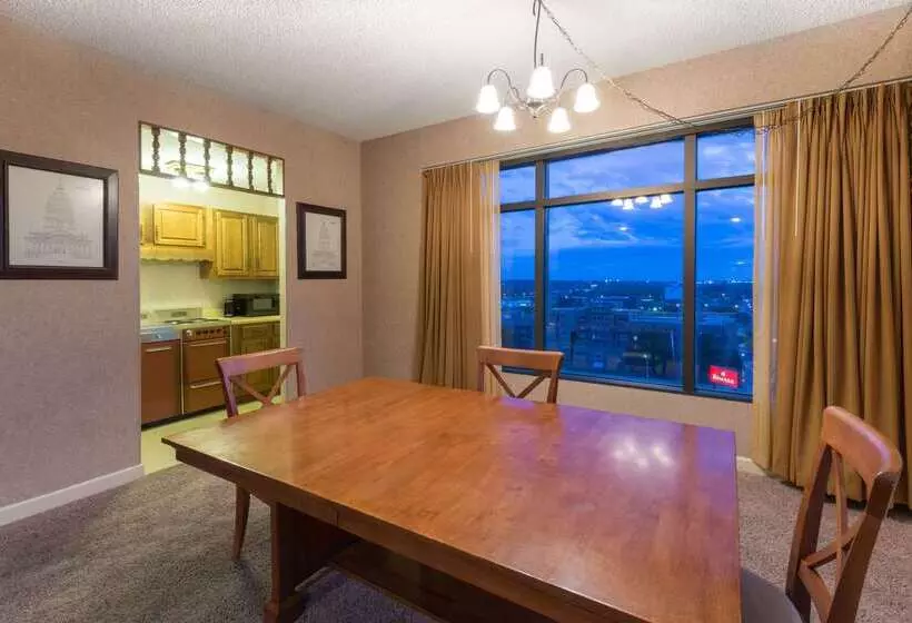 Ramada By Wyndham Topeka Downtown Hotel & Convention Center