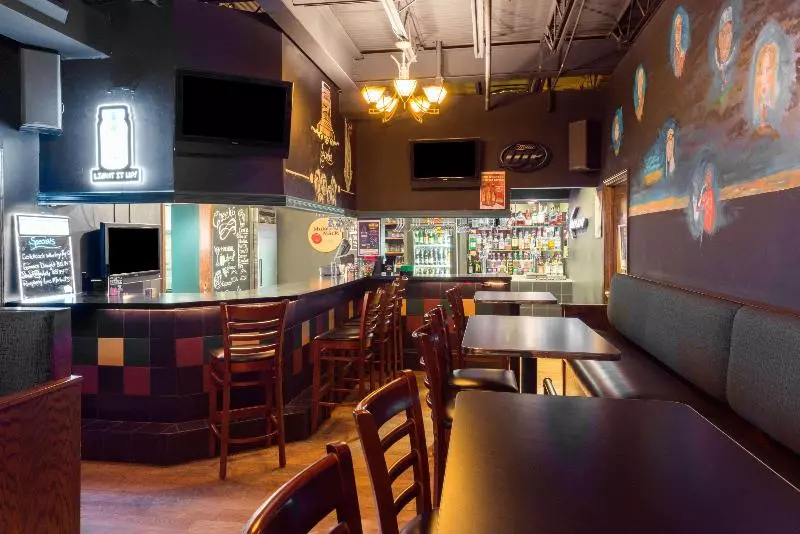 Ramada By Wyndham Topeka Downtown Hotel & Convention Center