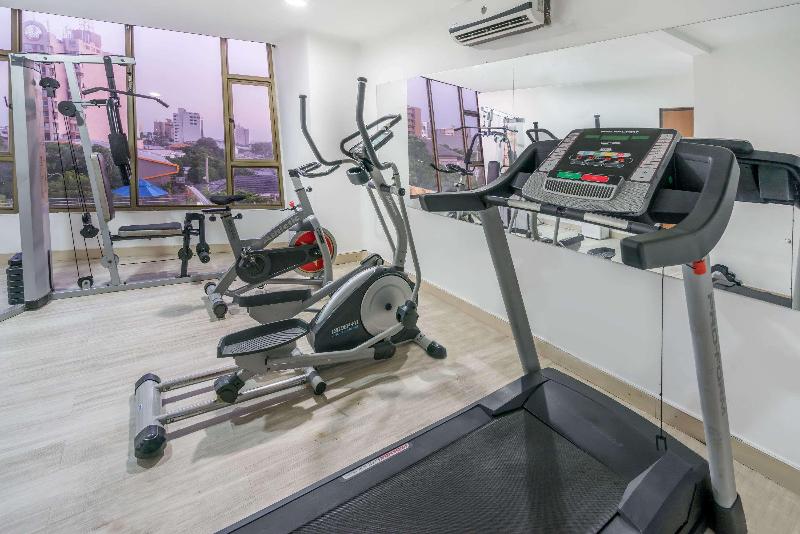 فندق Ramada By Wyndham Flagstaff East